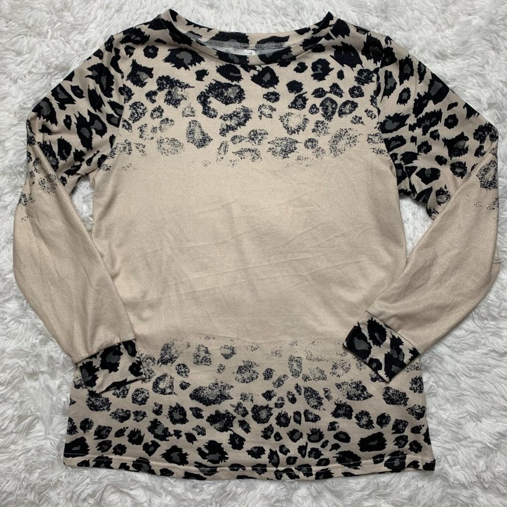 Tickled Teal Long Sleeve Leopard Sweater Sz S